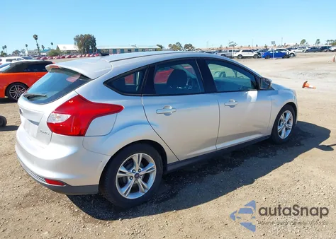 2014 Ford Focus Se z USA, uszkodzony, nr VIN 1FADP3K20EL277692